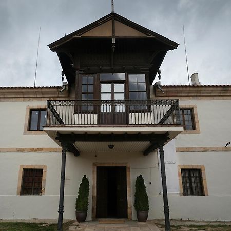 Casa Rural Palacio Conde De Aldana Con Piscina Entre Encinares Y Dehesas Terradillos Exterior foto