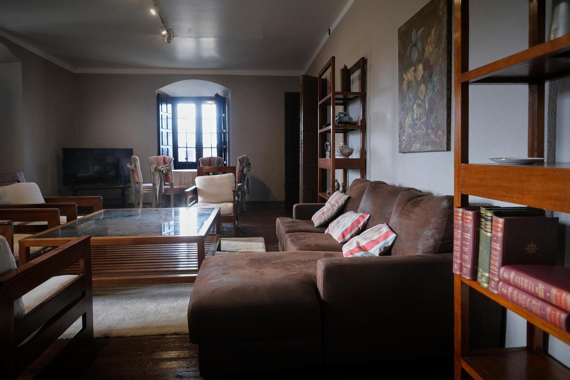 Casa Rural Palacio Conde De Aldana Con Piscina Entre Encinares Y Dehesas Terradillos Exterior foto
